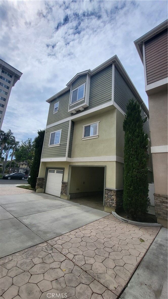 Property Photo:  3515 Maricopa 7  CA 90503 
