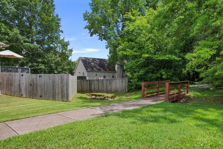 Property Photo:  221 Foster Dr  TN 37188