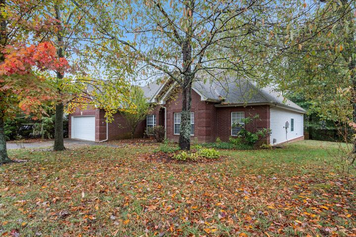 Property Photo: 221 Foster Dr TN 37188