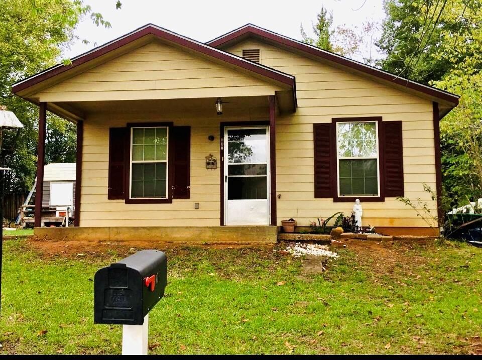 Property Photo: 607 2nd Street TX 75972