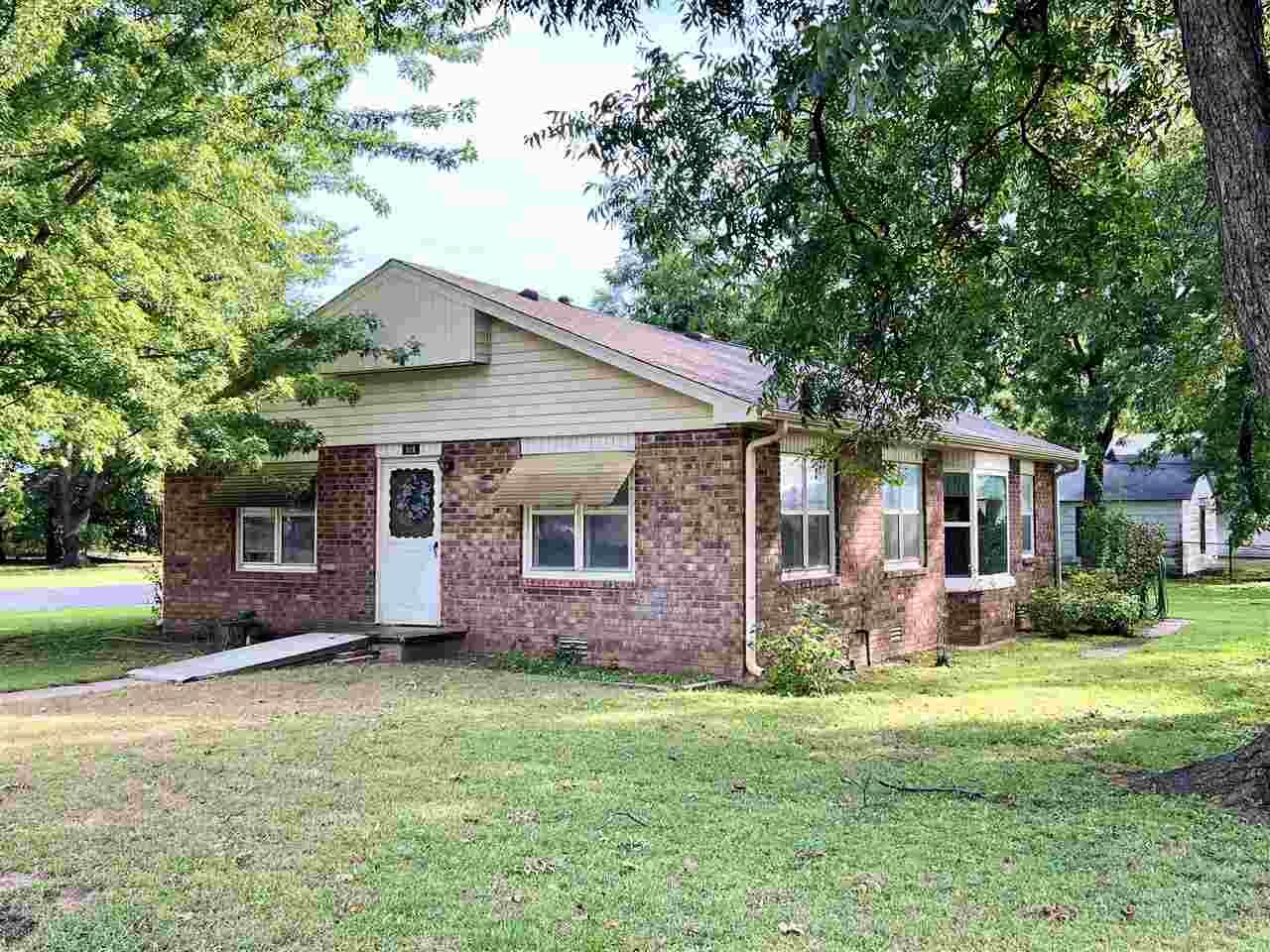 Property Photo:  316 N Jenkins  OK 74653 
