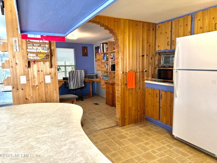 Property Photo: 210 Lenore Avenue FL 32148