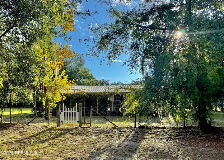 Property Photo:  210 Lenore Avenue  FL 32148 