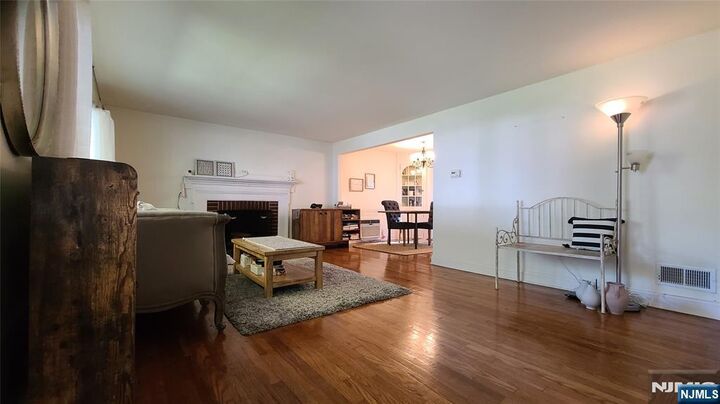 Property Photo:  322 Marshall Street  NJ 07450 