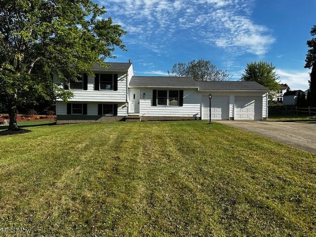 Property Photo:  2827 Cynthia Drive  OH 44256