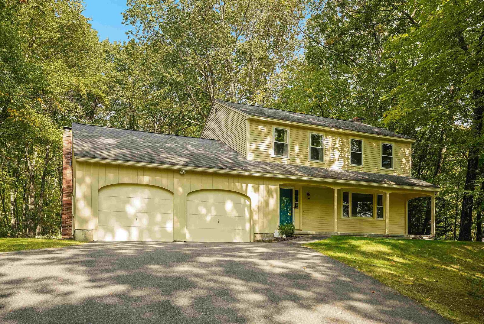 Property Photo:  20 Ledgewood Road  NH 03110 