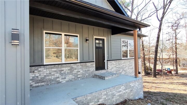 Property Photo:  5 Lowther Lane  AR 72714 