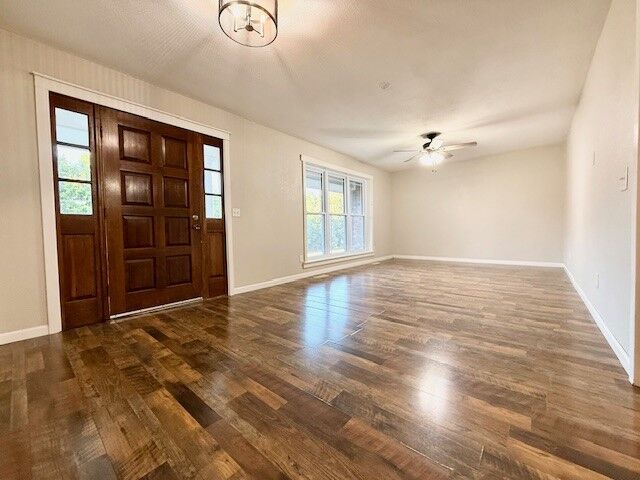 Property Photo:  1001 SE Main Street  AR 72736 