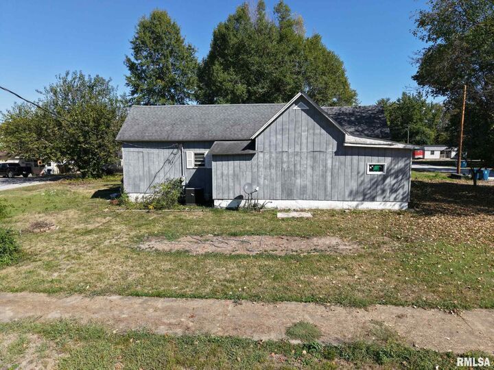 Property Photo:  215 McFall Street  IL 62812 