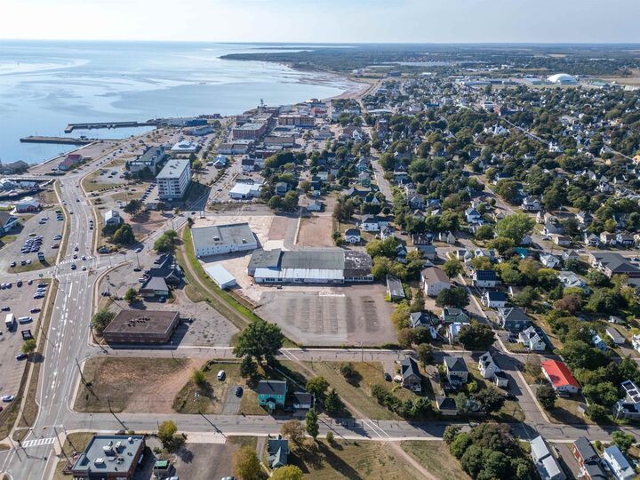 19 Eustane Street A&Ampb  Summerside PE C1N 2V4 photo
