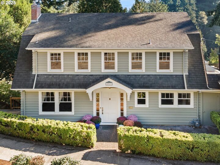 2917 SW Fairview Blvd  Portland OR 97205 photo