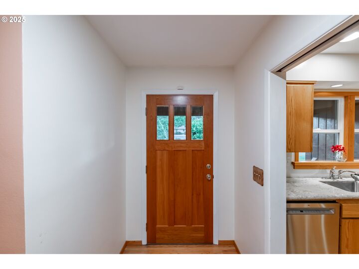 Property Photo:  3105 Liberty St  OR 97321 