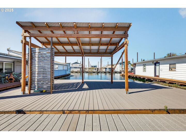 Property Photo:  1783 N Jantzen Ave  OR 97217 