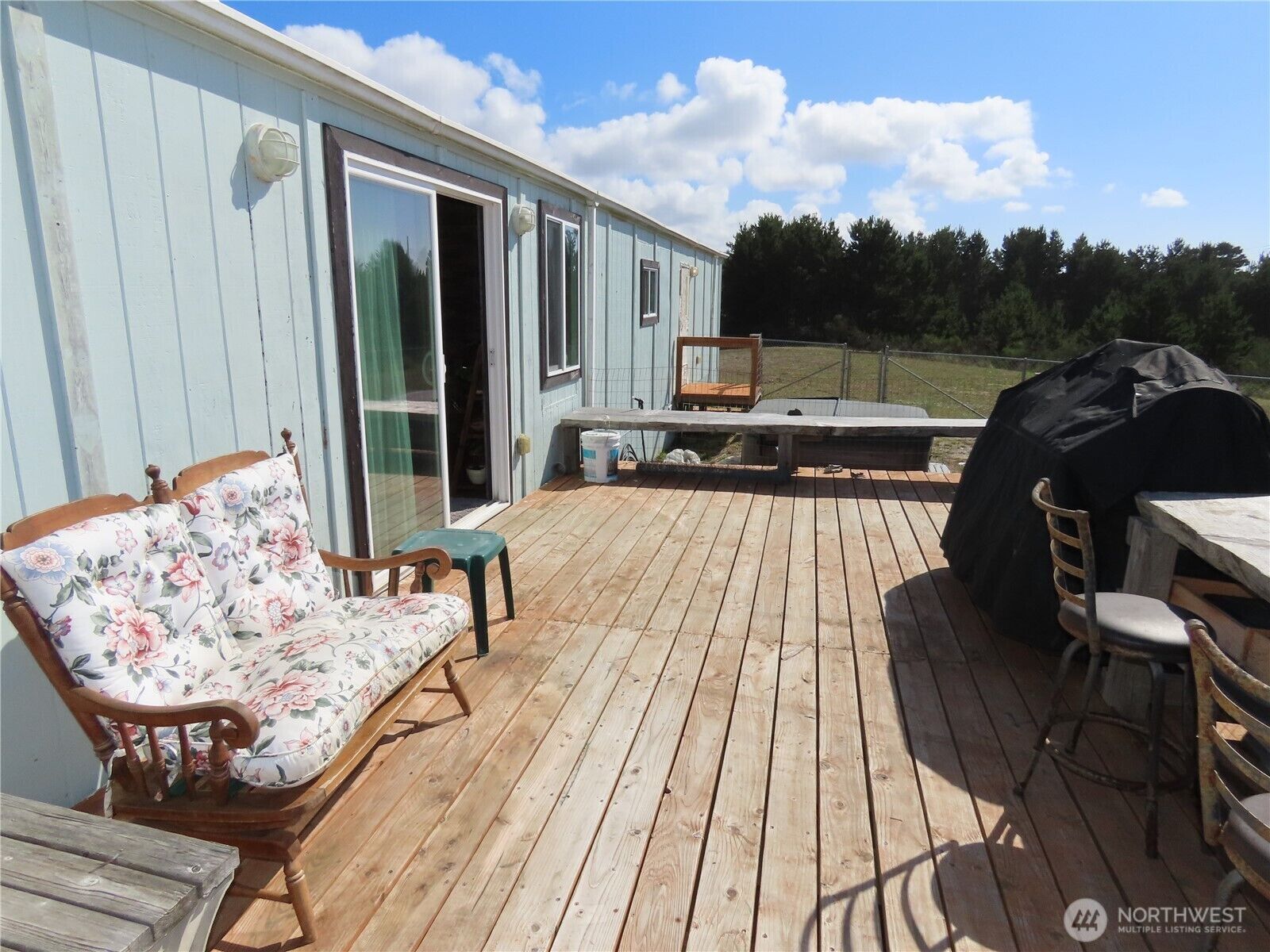 Property Photo: 925 State Route 105 WA 98547