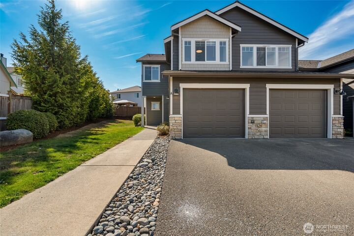 Property Photo:  3910  132nd Street SW A  WA 98087 