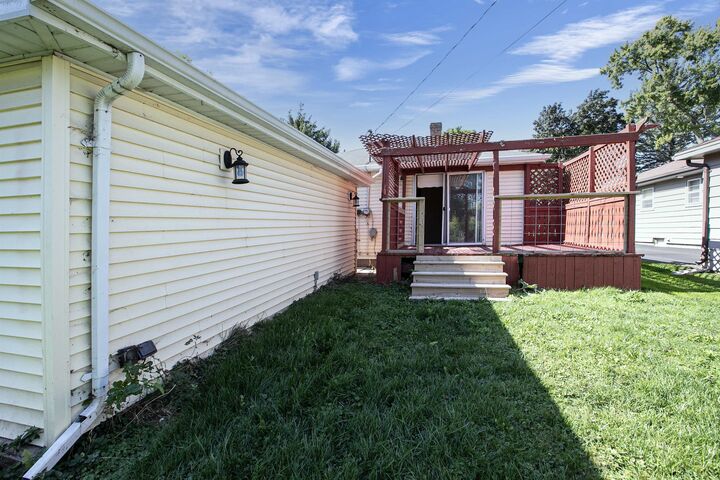 Property Photo: 1404 N Charlotte Street WI 54911-4014