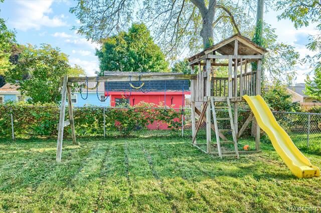Property Photo: 323 Turrill Avenue MI 48446