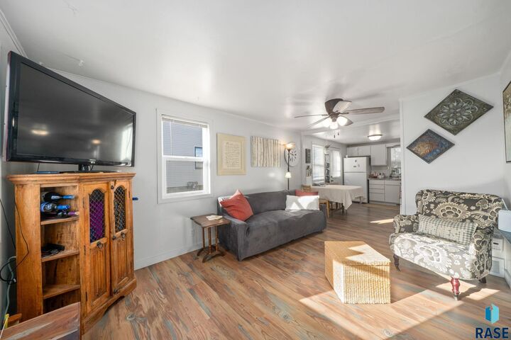 Property Photo:  1417 N Mable Ave  SD 57103 