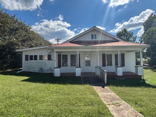 Property Photo: 123 S Groves Street TN 37367