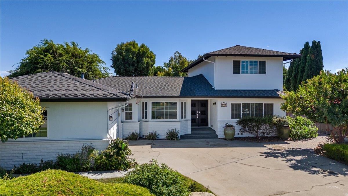 Property Photo: 318 La Jolla Circle CA 93901