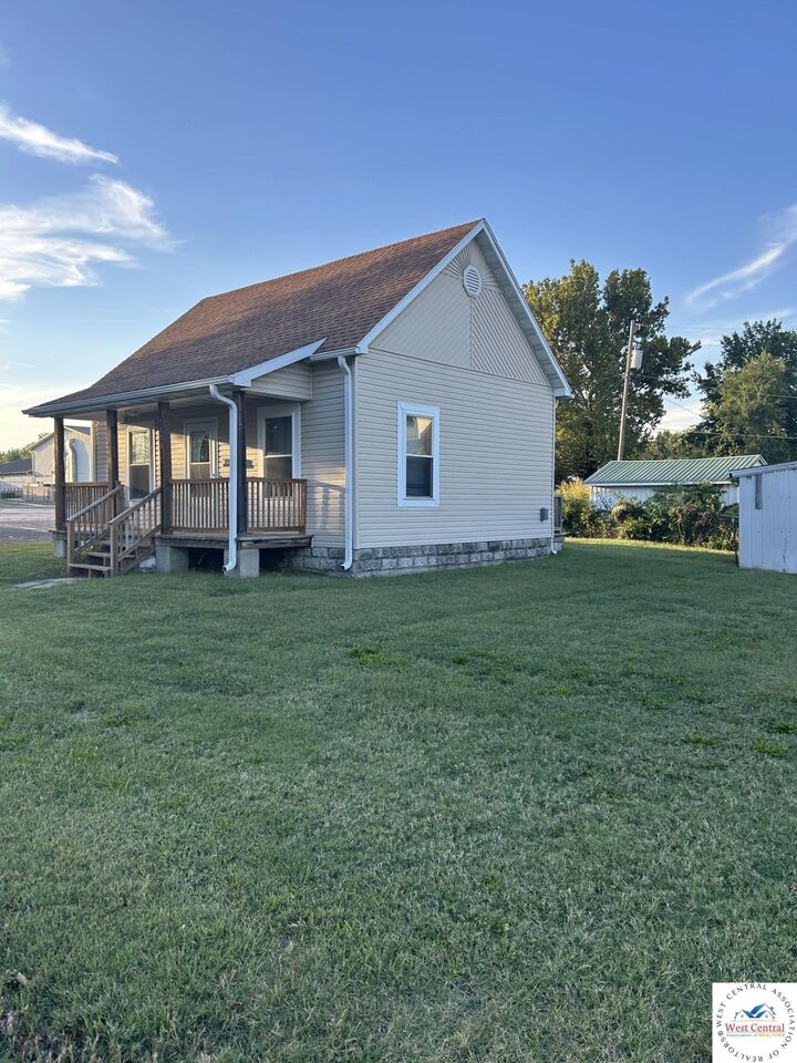1113 E 5th  Sedalia MO 65301 photo