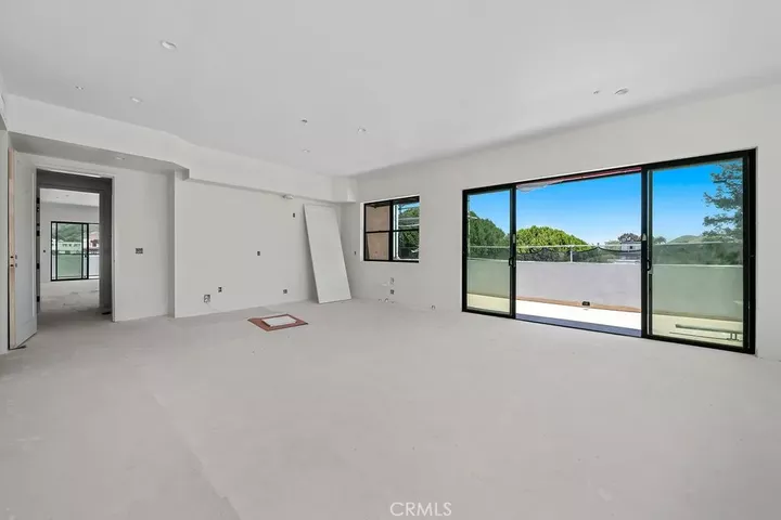 Property Photo: 581 Higuera Street 301 CA 93401