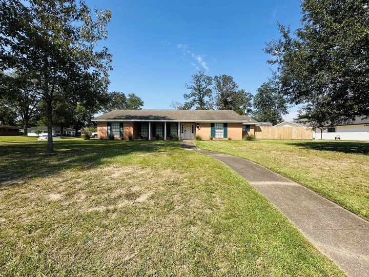 3690 Brentwood Dr  Beaumont TX 77706 photo