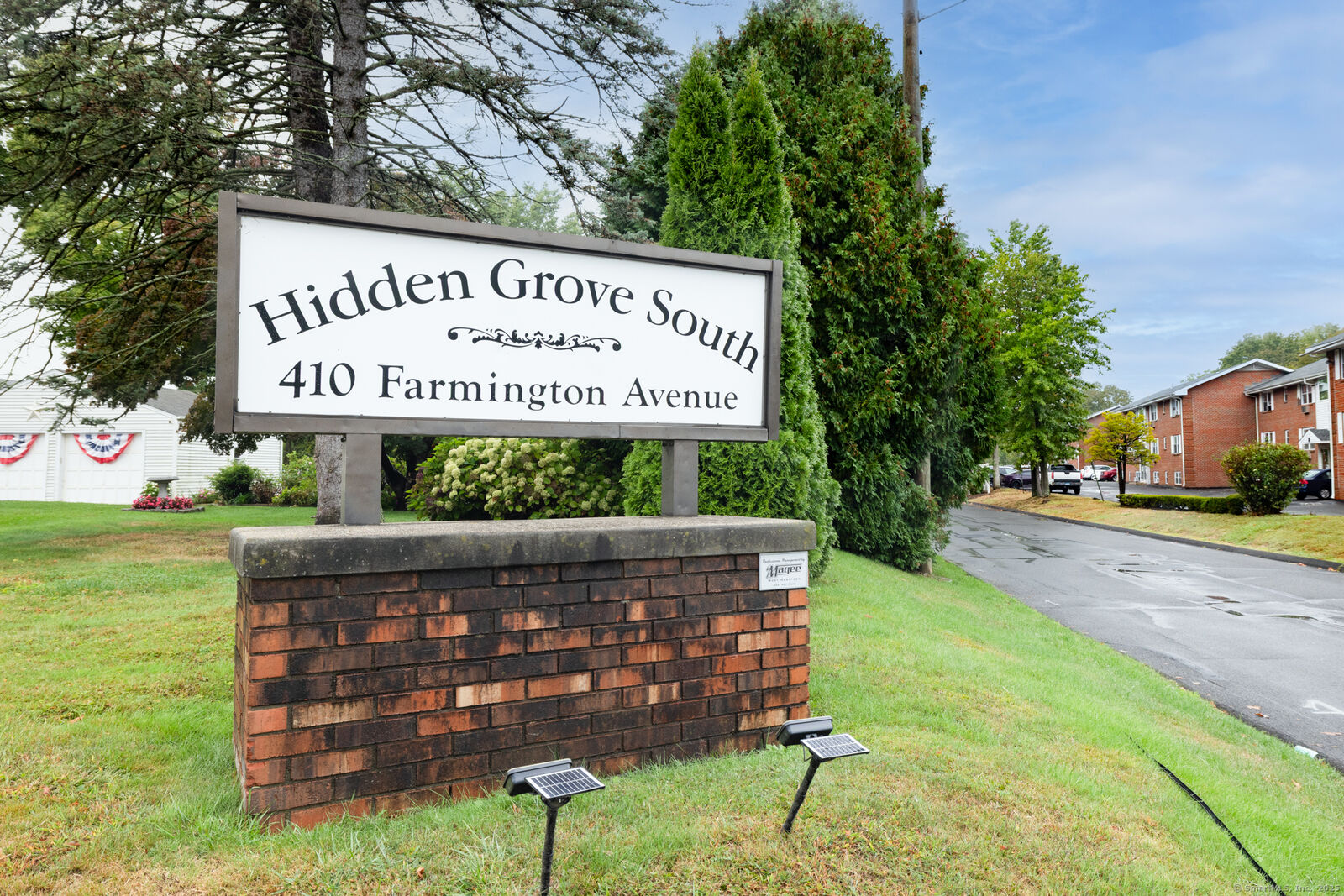 Property Photo:  410 Farmington Avenue Apt O6  CT 06053 