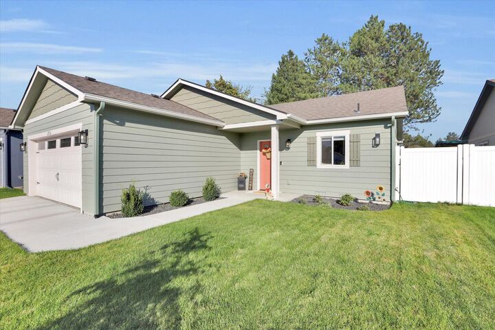 Property Photo:  2316 N Sundance St  WA 99016 