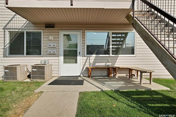 120 C Avenue N 103  Saskatoon SK S7L 7M3 photo