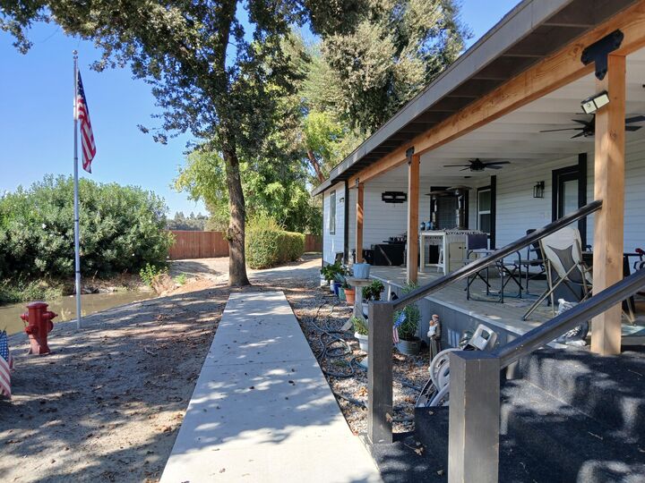 Property Photo:  2400 W Midvalley Avenue R5  CA 93277 