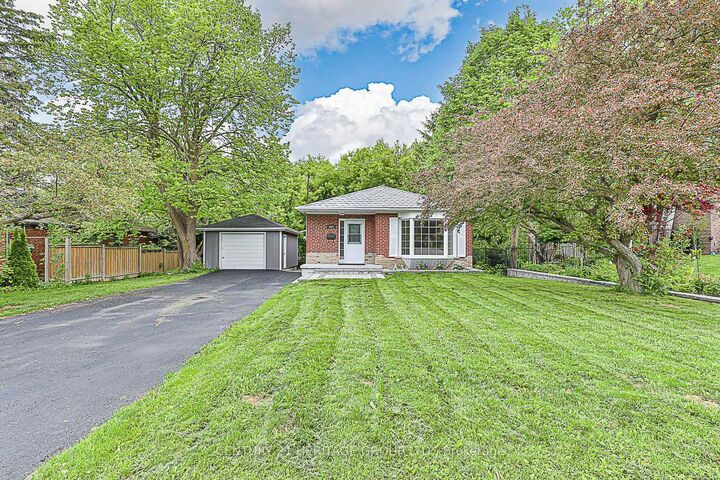 Property Photo:  893 Srigley Street  ON L3Y 1Y2 