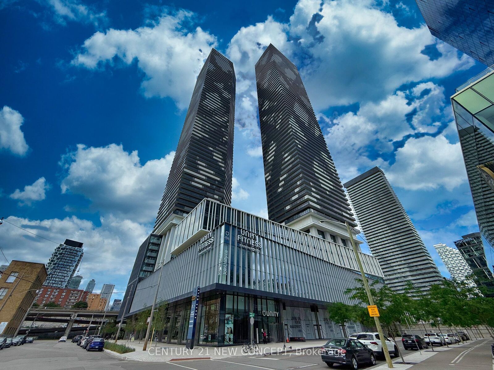 Photo de la propriété:  55 Cooper Street 7601  ON M5E 0G1 