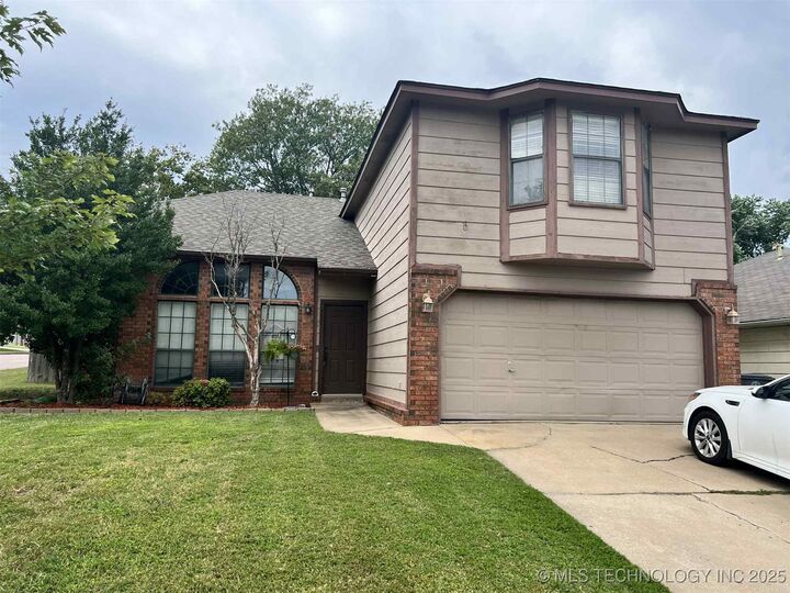 Property Photo: 9240 S 95th East Avenue OK 74133