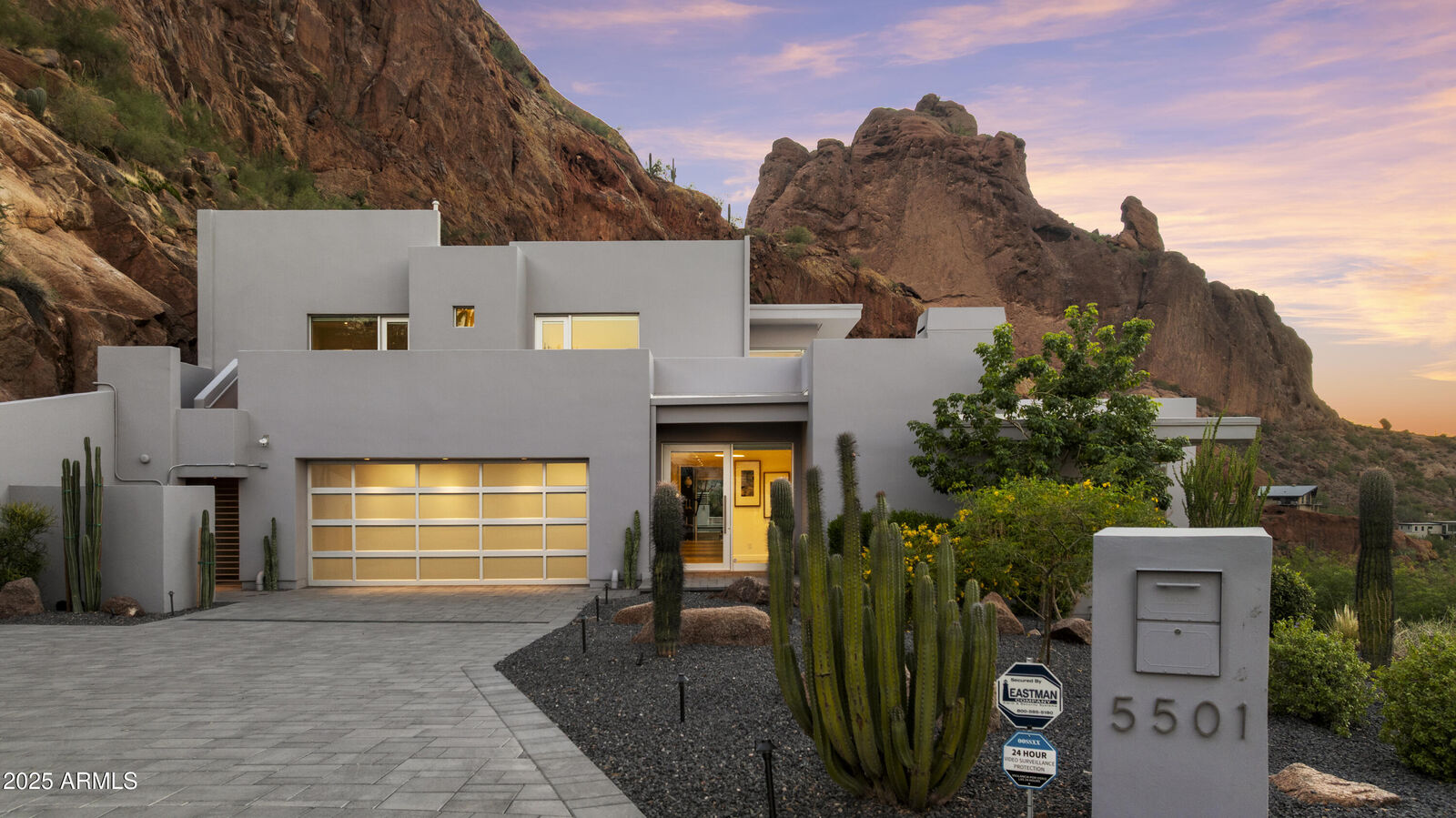 Property Photo:  5501 E San Miguel Avenue  AZ 85253 