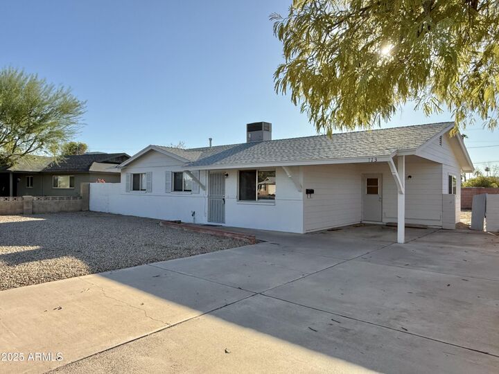 Property Photo:  713 E Campus Drive  AZ 85282 