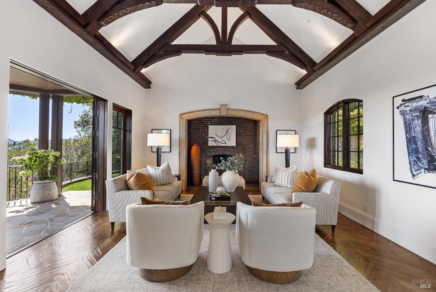 Property Photo: 11 Via Vandyke CA 94941