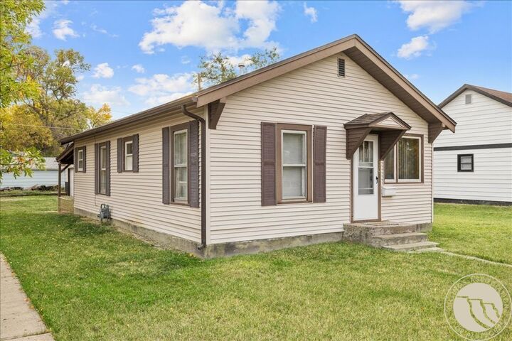 Property Photo:  301 West St  MT 59044 