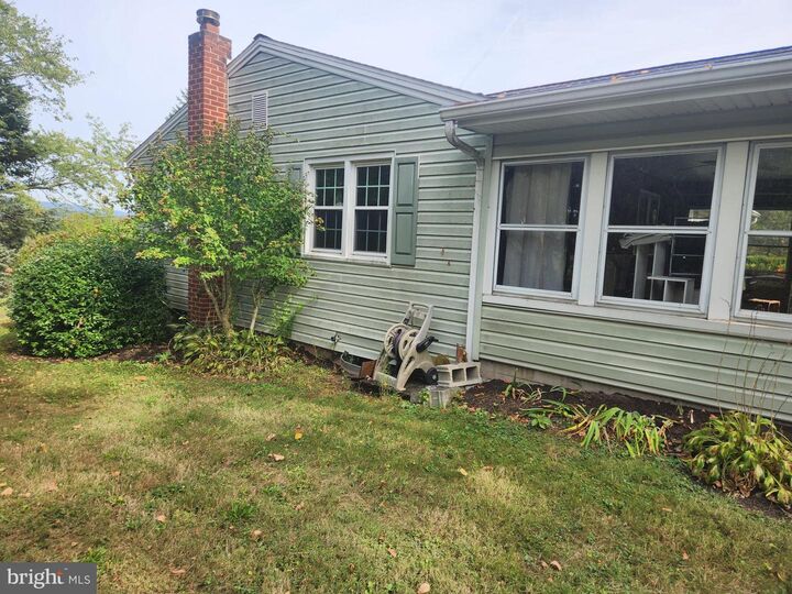 Property Photo:  10 Susquenita Hill Road  PA 17020 