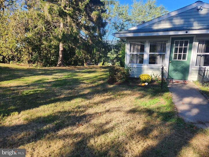 Property Photo:  10 Susquenita Hill Road  PA 17020 