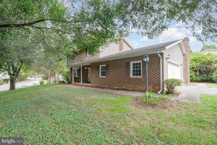 Property Photo:  1006 Sheffield Avenue  PA 17055 