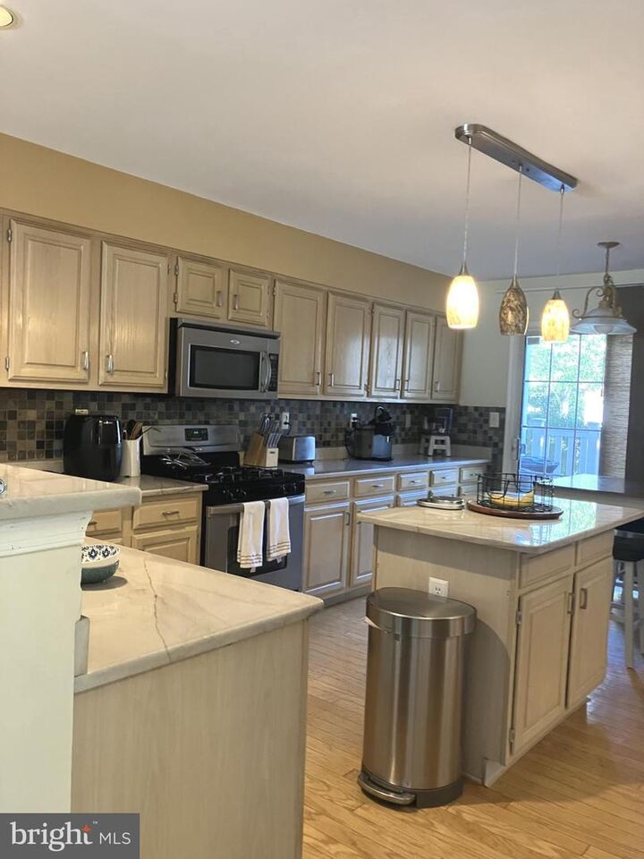 Property Photo:  301 Deer Run Court  NJ 08534 