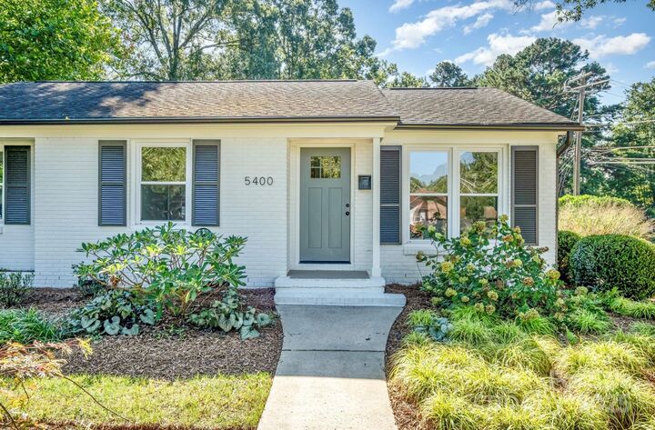 Property Photo:  5400 Larchmont Avenue  NC 28215 