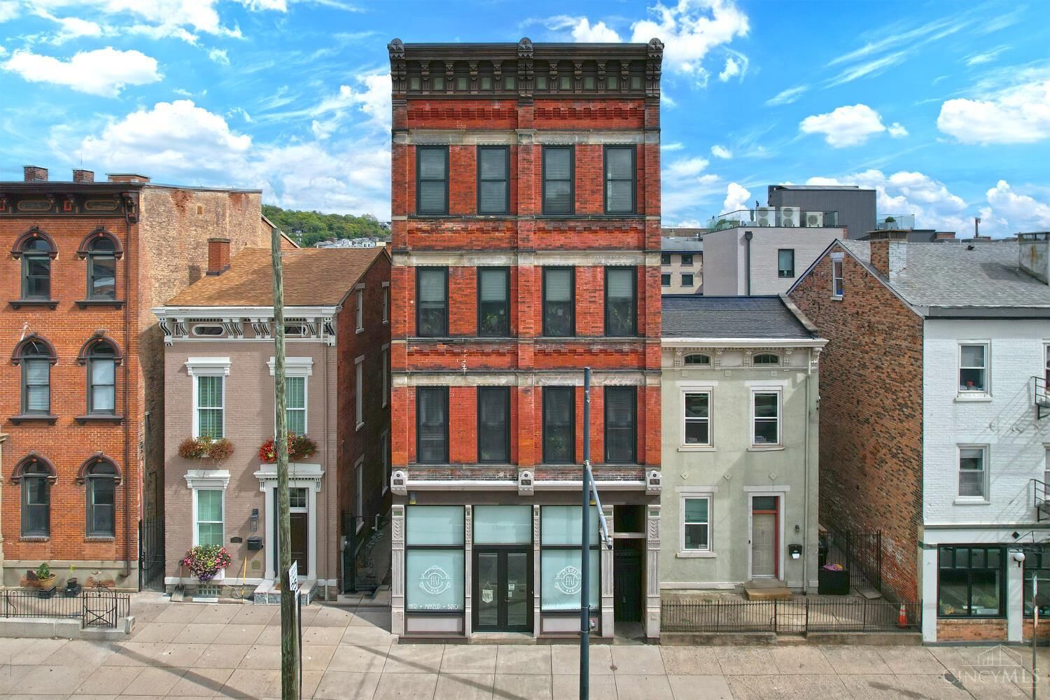 Property Photo: 1408 Elm Street OH 45202