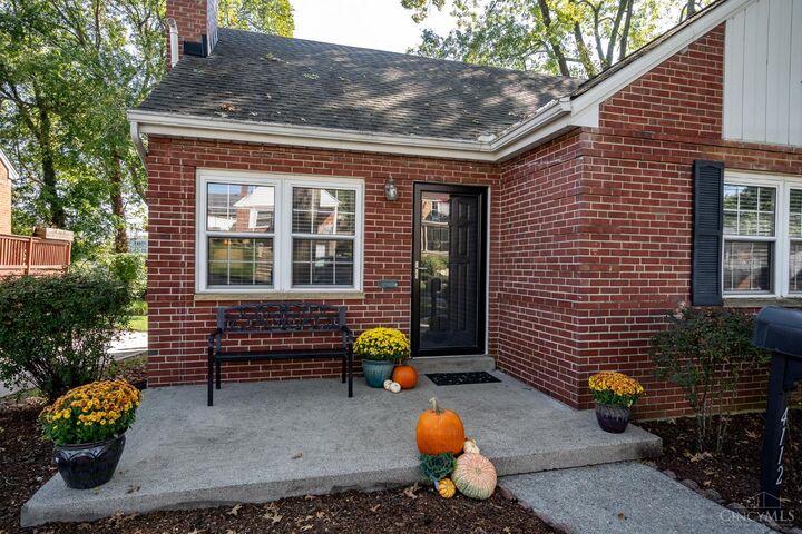Property Photo:  4112 Paxton Woods Drive  OH 45209 