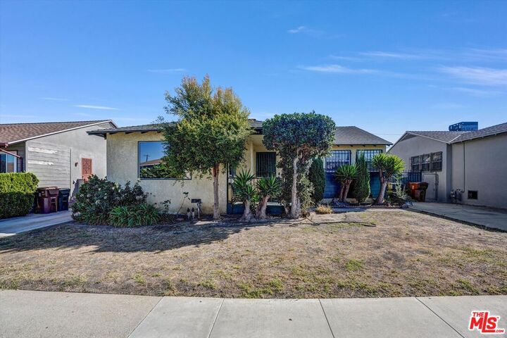Property Photo:  1616 W 108th St  CA 90047 