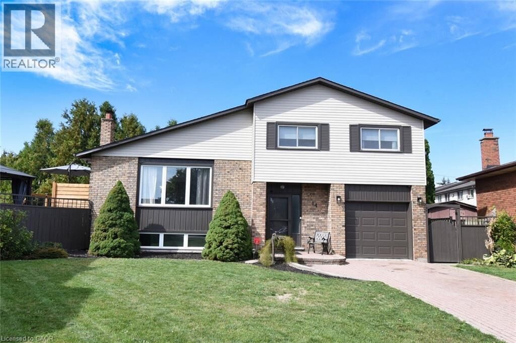 Property Photo:  14 Basin Crescent  ON L8T 4W8 