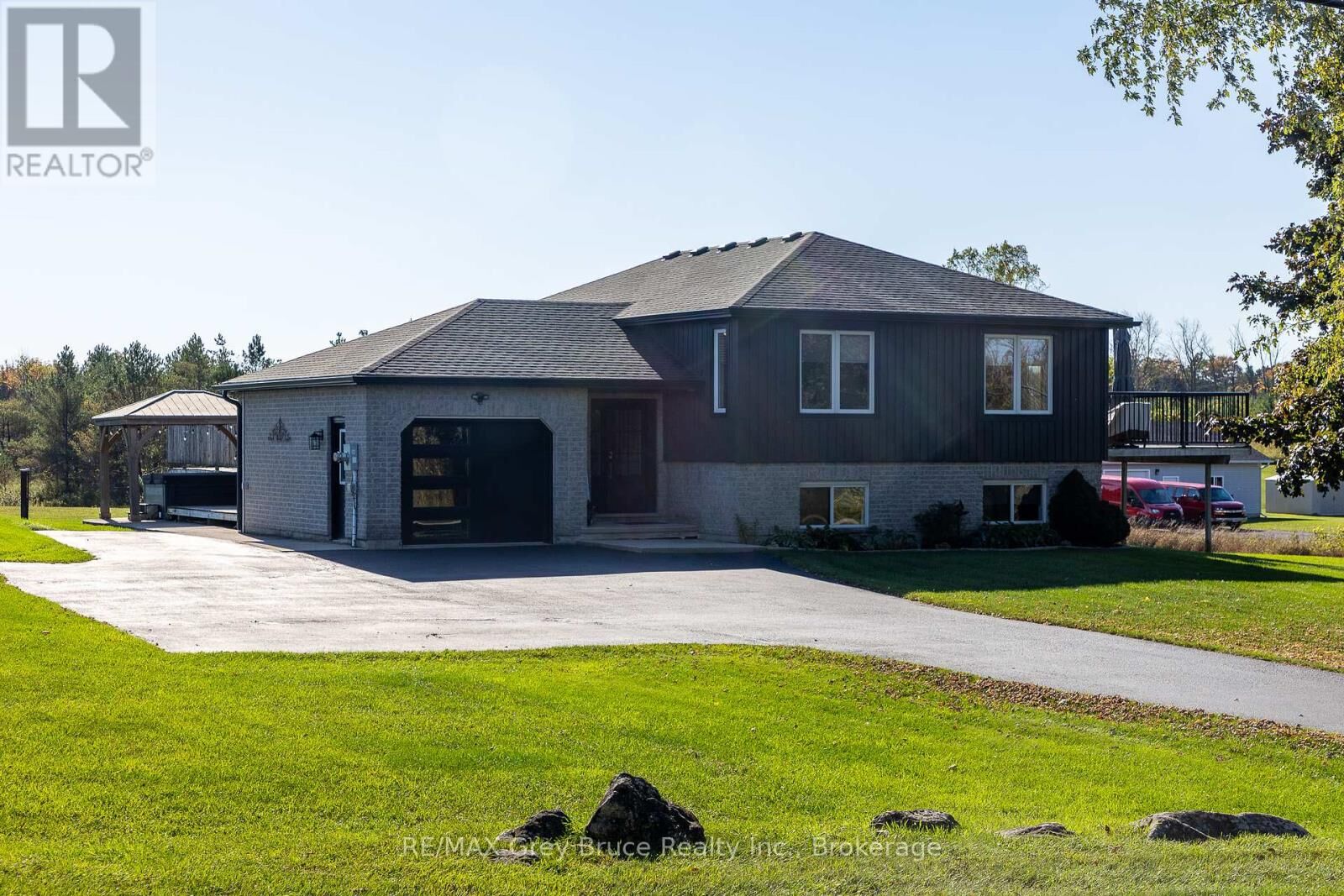 Property Photo: 200050 10 Sideroad ON N0H 2K0