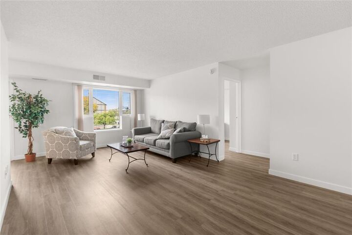Property Photo:  873 Waverley Street  MB R3P 6C6 