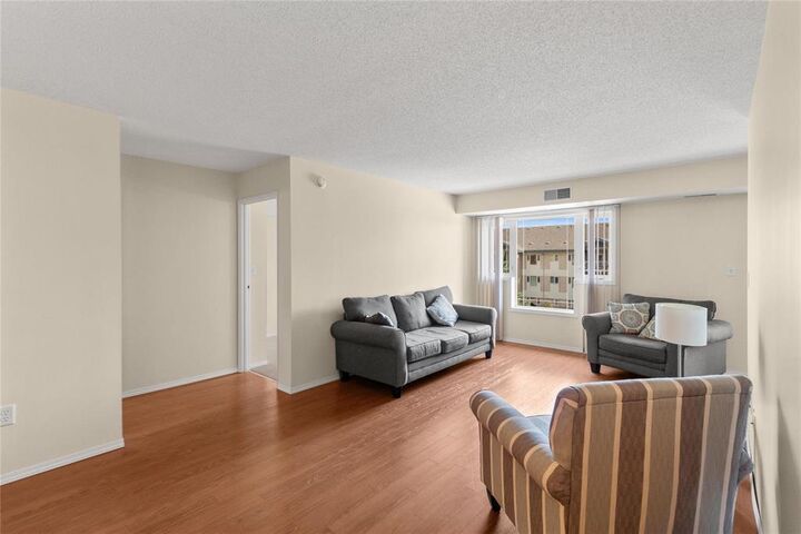 Photo de la propriété: 873 Waverley Street MB R3P 6C6